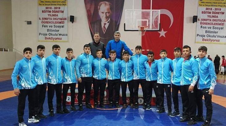 Kayseri Eğitim Merkezi güreçşilerinden madalyalara ambargo