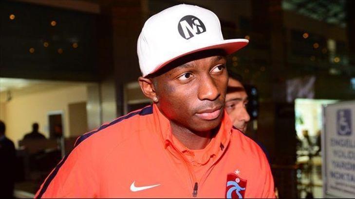 UEFA savunmasına Mbia sürprizi