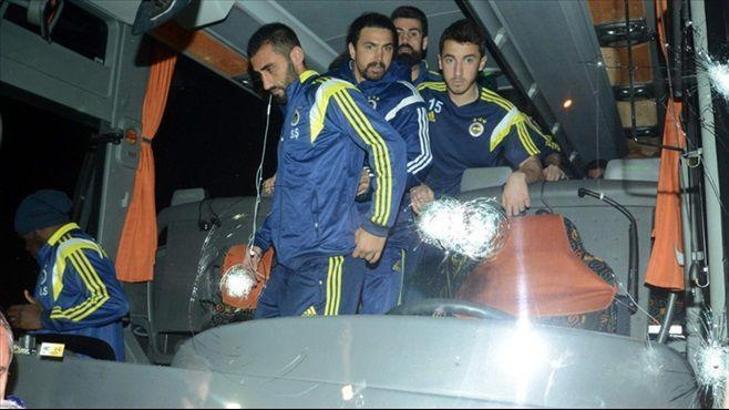 Şok! Fenerbahçe'nin bir maçı daha ertelendi