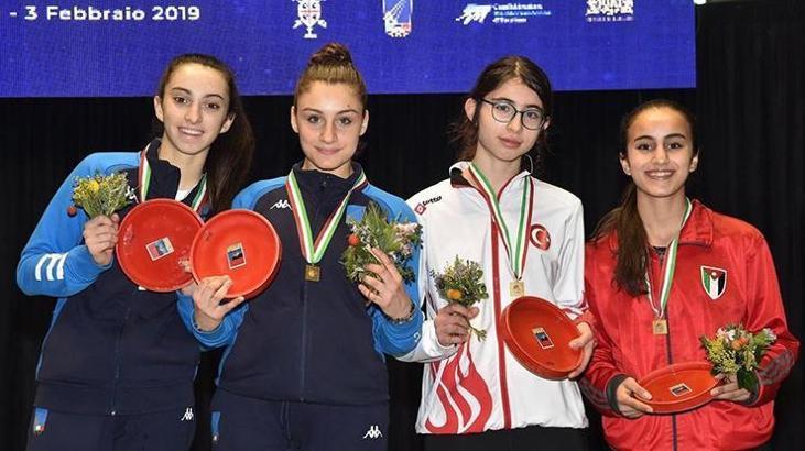 İtalya'da bir bronz da Alisa İsbir'den