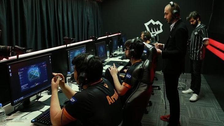 HWA Gaming takım koçu Ahmet 'Purple' Önal: Ben oyunda sinirlenmem!