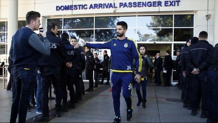 Fenerbahçe'ye protestolu karşılama!