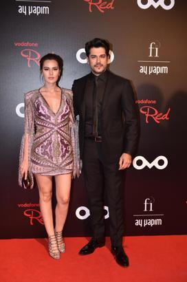 Fahriye Evcen ve Burak Özçivit, otel yaptıracak