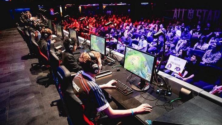 Riot Games Espor Sahnesi'nde profesyonel oyuncular Alienware kullanıyor