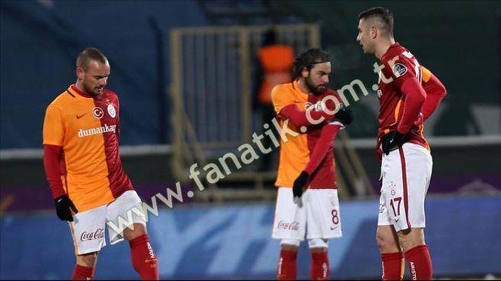 Galatasaray, havlu attı