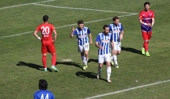 Fethiyespor, şampiyonluk yarışına yeniden tutundu