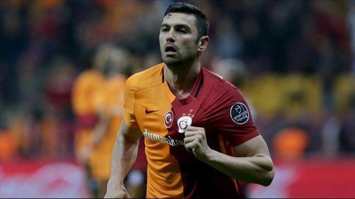 Burak Yılmaz tribünleri ikiye böldü!