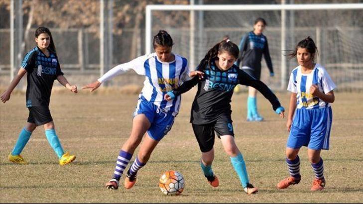 Aydın Doğan Vakfı'ndan Malatya Bayan Futbol Takımı'na destek