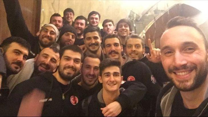 Hentbol milli takımımızın zafer gecesi