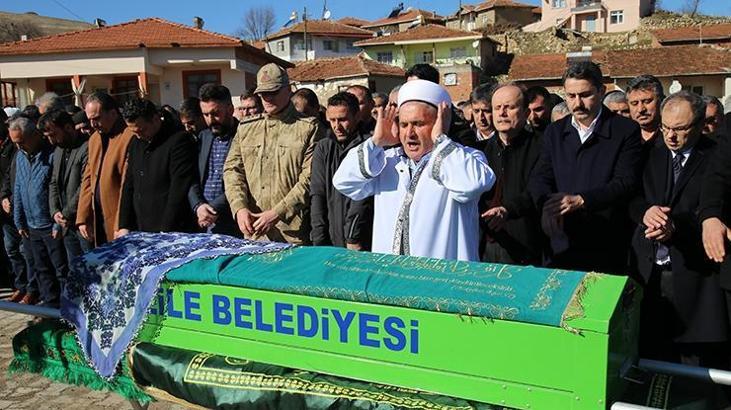 Osman Çakmak'ın annesi son yolculuğuna uğurlandı