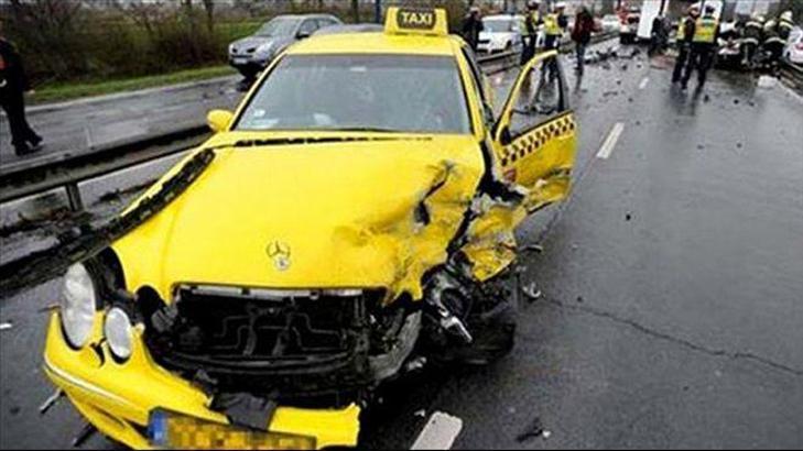 Yunanistanlı futbolcular trafik kazası geçirdi