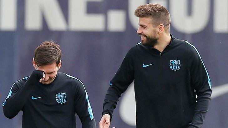 Lionel Messi'yi Barcelona'dan Pique göndermiş!