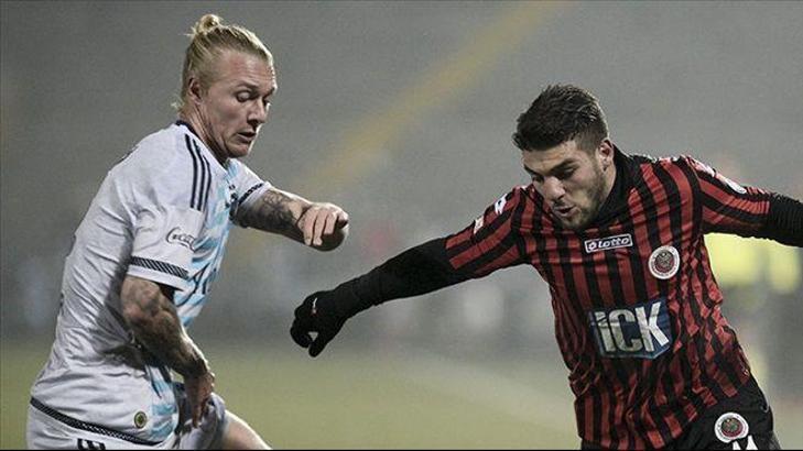 Simon Kjaer altın değerinde