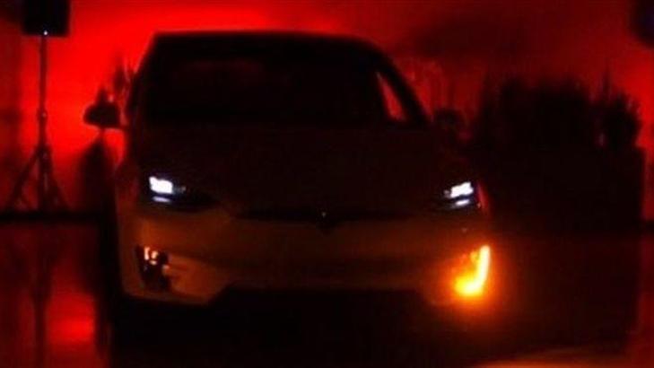Model X'in gizli yeteneği!
