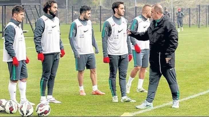 Fatih Terim'den Emre'ye özel ilgi