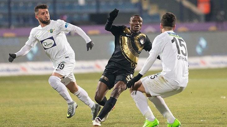 Umar Aminu Trabzonspor'a haber yolladı