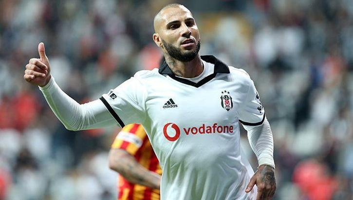 SON DAKİKA | Quaresma Beşiktaş'ta kaldı!