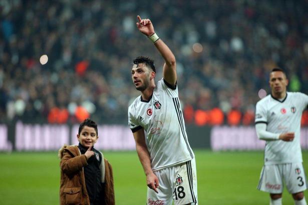 Tolgay Arslan'a hücum var