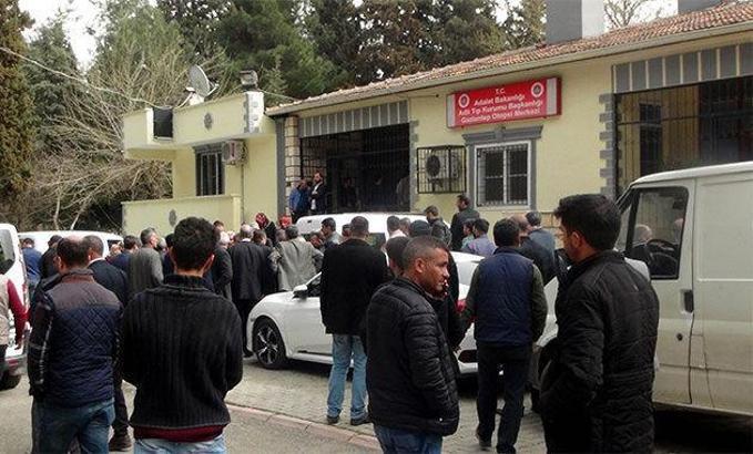 Taksi durağındaki tartışmada baba ile oğlu öldürüldü