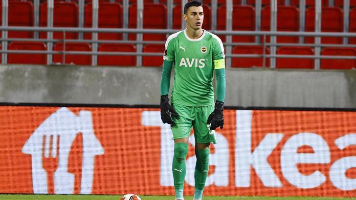 Fenerbahçe transfer haberi: Berke Özer, 6 milyon Euro'ya satılmadığı Belçika'ya bedava dönebilir!