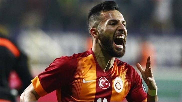 Yasin Reus'a kafa tutuyor