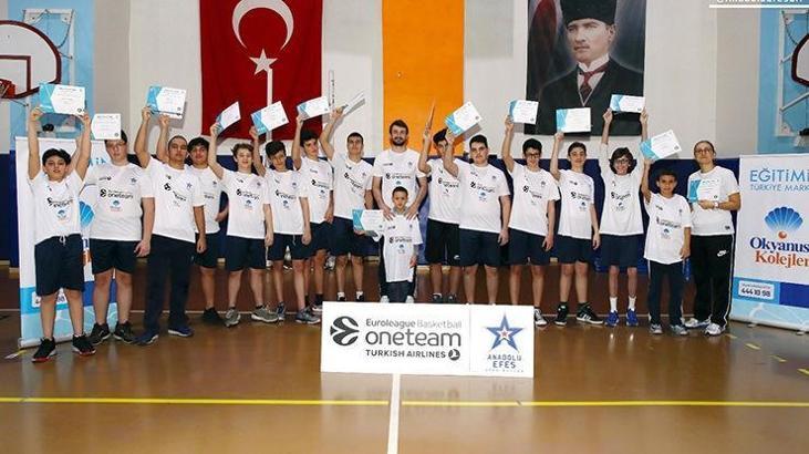 Birkan Batuk One Team çalışmasında antrenörlük yaptı