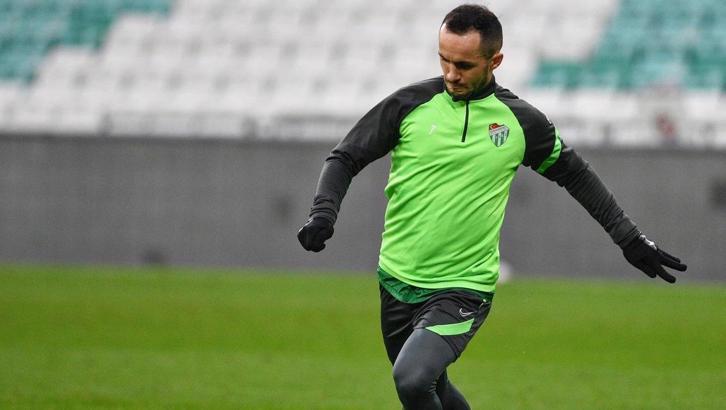 Bursaspor, Tuzlaspor maçının son antrenmanını Timsah Park'ta yaptı