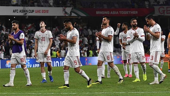 İranlı futbolcu intihar etti