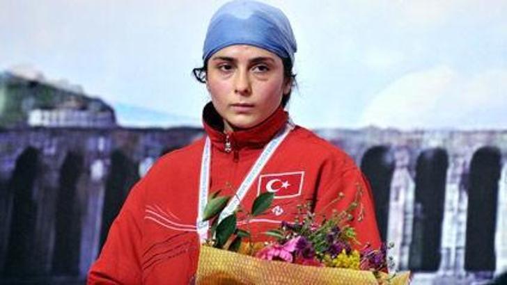 Elif dünya ikincisi