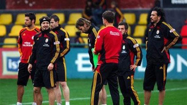 Galatasaray kampa girdi