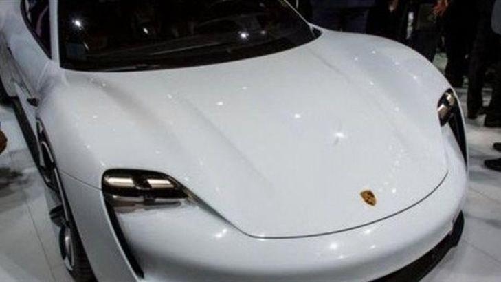 Porsche'nin canavarı geliyor!