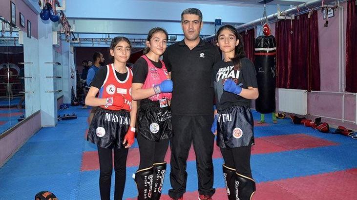 Kick boks ve muay thaide şampiyon kız kardeşler