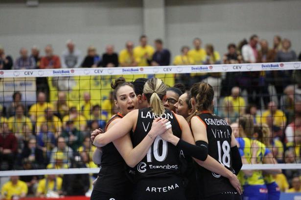 Eczacıbaşı VitrA, finale yükselmeyi garantiledi
