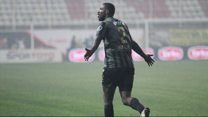 Akhisar Belediyespor, Douglao ile güldü