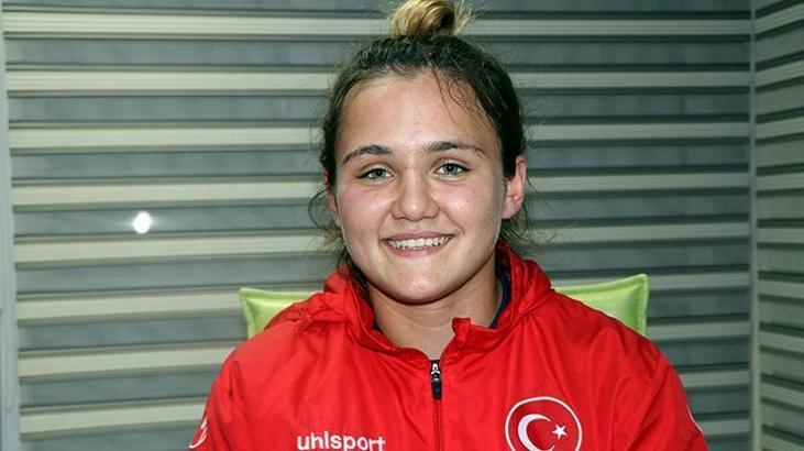 Vahide Nur Gök, Yasemin Adar'ın izinden gidiyor
