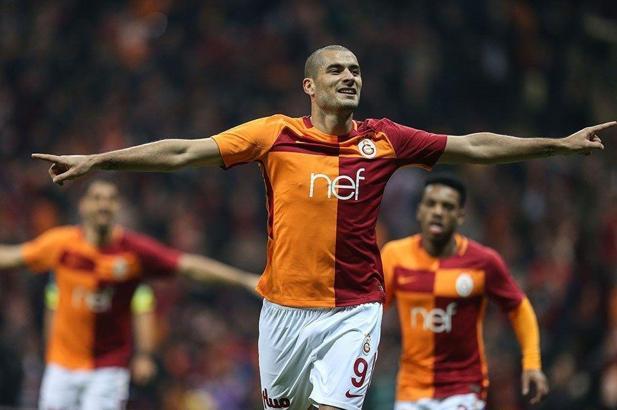 Eren Derdiyok takımda kalıyor
