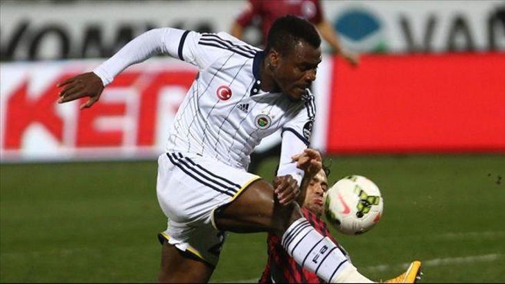 Emenike antrenmanı yarıda bıraktı