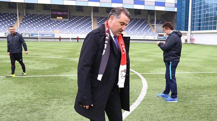 Bakan Bak, down sendromlu futbolcularla maç yapacak