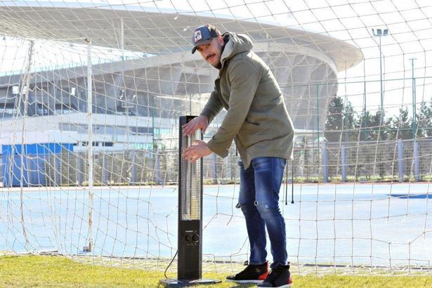 Emiliano Viviano: Olimpiyat Stadı, İzlanda'dan daha soğuk