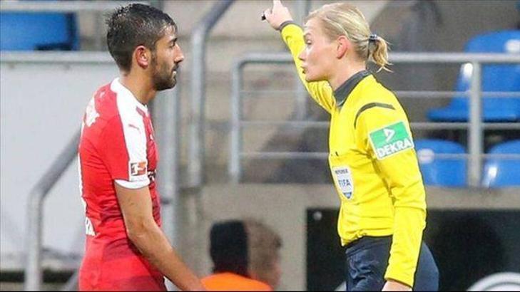 Kadın hakeme cinsiyetçi yorum yaptı, ceza aldı!