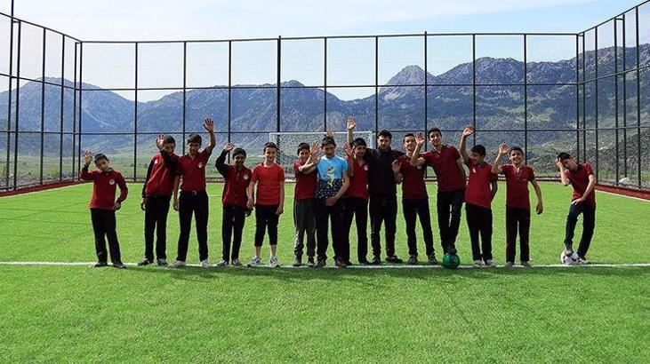 Kahramanmaraş Büyükşehir Belediyesi'nden 55 halı saha
