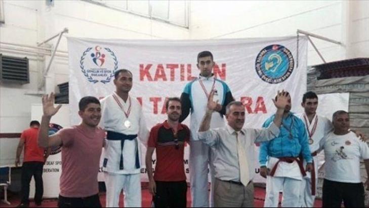 Engelleri aştı Avrupa'dan 2 madalyayla döndü