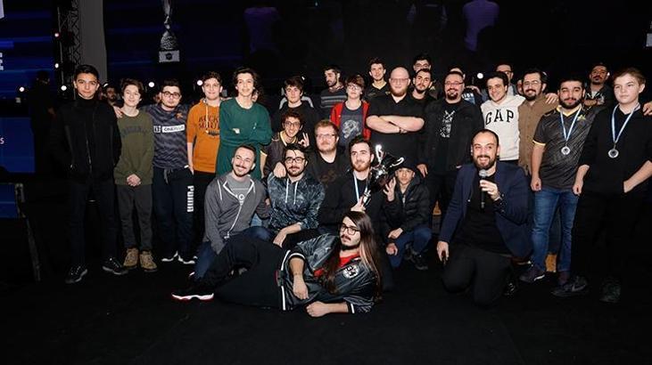 Gillette Fortnite Turnuvası'nda Yayıncı ve Oyuncuların Performansları Nefes Kesti