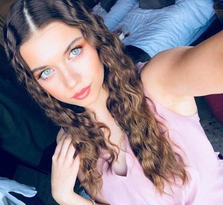 Afra Saraçoğlu'na uyarı: Bu kadar saf olma