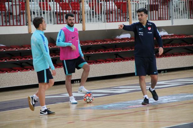 Futsal Milli Takımı Yalova'da kampa girdi