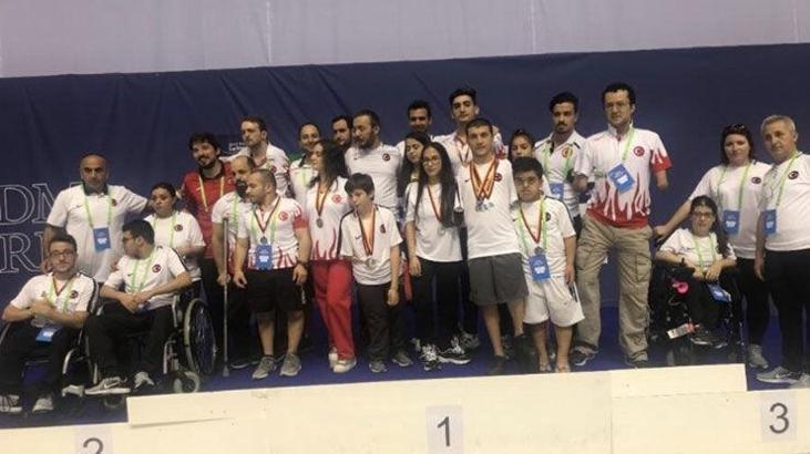 Bedensel engelli yüzücülerden 19 madalya