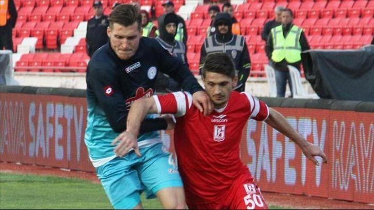 Balıkesirspor'da 2 kadro dışı