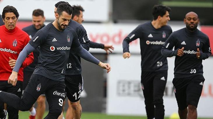 Beşiktaş'a Love ve Negredo engeli!