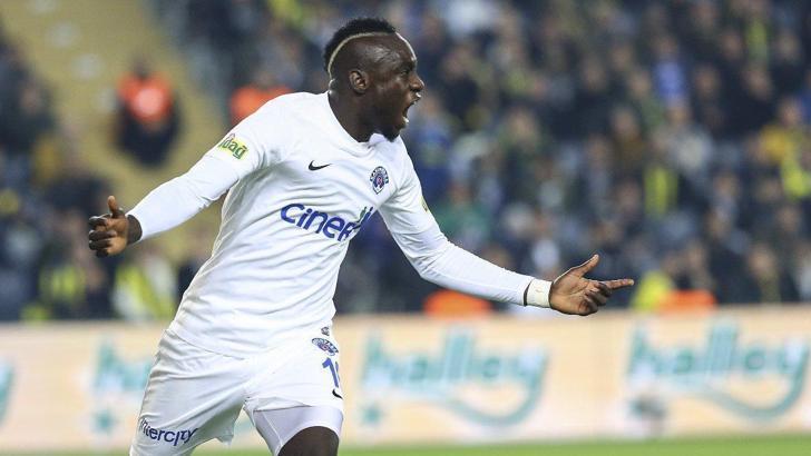Kasımpaşalı Mbaye Diagne'den Galatasaraylıları heyecanlandıran transfer paylaşımı!