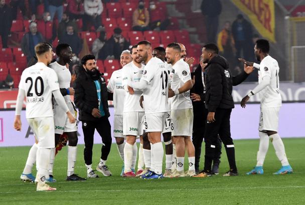 Altay, Alsancak'taki ilk galibiyetini almak için kenetlendi